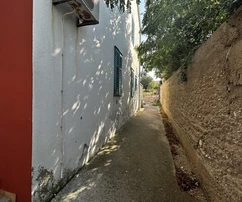 Tágas, háromszintes tengerparti otthon eladó Horvátországban