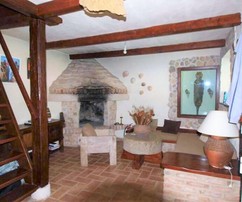 Casa tradizionale fronte mare in vendita nella tranquilla baia di Vis