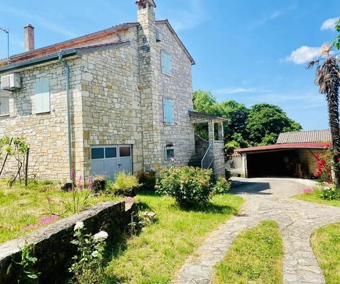 Poreč, Istria – Casa de piedra renovada con jardín