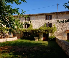 Frata, Istria: Casa de piedra renovada de 3 niveles con jardín