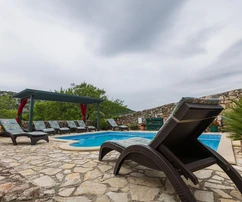 Charmante villa avec piscine à vendre à Bribir en Croatie