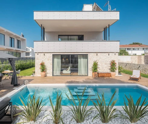 Villa in vendita nel centro di Funtana con piscina in Croazia