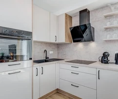 Trogir, 2-izbový byt 65 m2, novostavba, zariadený, výhľad na more