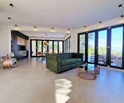 Villa sull'isola di Brac con piscina e vista mozzafiato