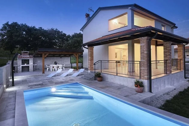 Piękna willa z basenem, Istria, Kastelir