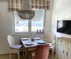 Encantador apartamento dividido con patio privado en venta