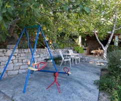 Maison familiale avec appartements à vendre à Bol en Croatie