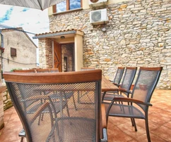 Lepa kamnita hiša, Istra, Medulin