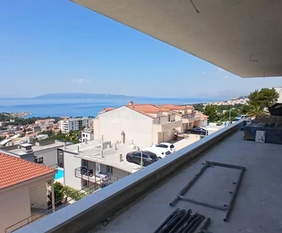 Appartamento con tre camere da letto e piscina in vendita a Makarska in Croazia
