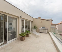 Eladó osztrák–magyar kori kővilla tengerre néző panorámával Horvátországban