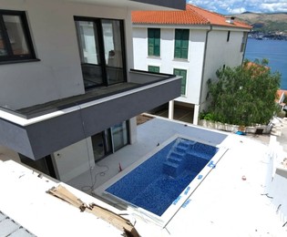 Lujoso apartamento de 3 dormitorios en Čiovo cerca del mar