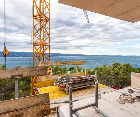 Omiš, appartamento con due camere da letto al quarto piano con vista panoramica sul mare e sulla città, 86 m²