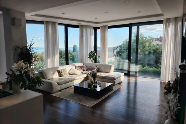 Matulji, Mihotici, luxusní dvoupodlažní pětipokojový byt, 160 m², zahrada 250 m², terasa 130 m²