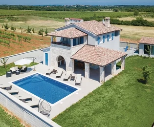 Superbe villa à deux étages – région de Pula