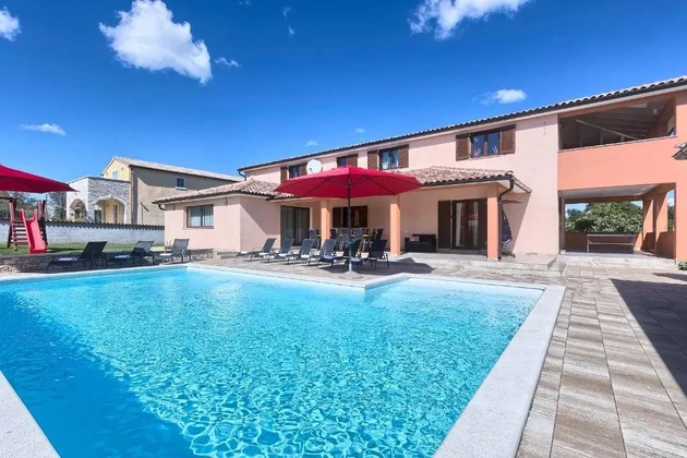 <p>Découvrez la vie authentique à Barban, en Istrie – Villa spacieuse avec piscine privée</p>