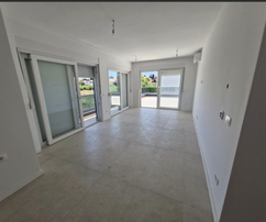 Penthouse in einer modernen Stadtvilla nahe dem Strand zu verkaufen in Kroatien
