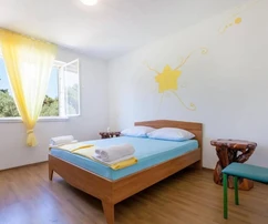 Autentyczny kamienny dom na sprzedaż na wyspie Brač w Chorwacji