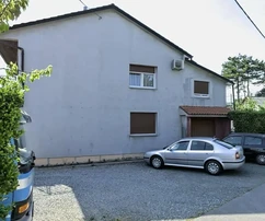 Grobnik, Dražice, dom z dwoma mieszkaniami, 161 m², garaże i przestronne podwórko