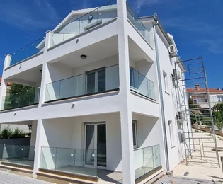 Čiovo, Okrug G., jednosoban stan 58m2, vrt, velika terasa, Novogradnja