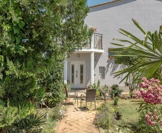 Spacious building with multiple apartments for sale in Pula in Croatia