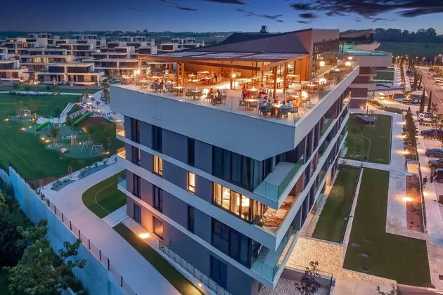 Istria, Savudrija: Villa espaciosa con vista al mar y jardín