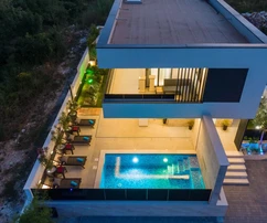 Modern villa with a pool for sale in Medulin in Croatia