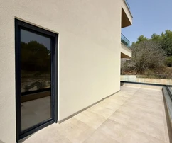 Istria, Pula, apartamento listo para entrar a vivir en un edificio nuevo y moderno con una amplia terraza y garaje