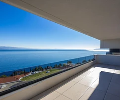 Prostorný čtyřpokojový byt s výhledem na moře na prodej v Opatiji v Chorvatsku