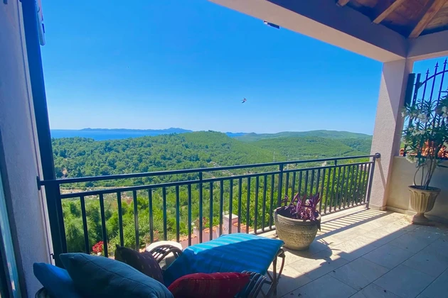Willa z panoramicznym widokiem na sprzedaż na Korčuli w Chorwacji