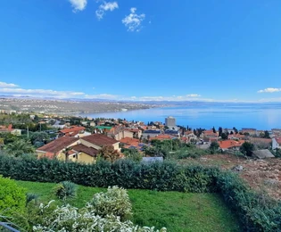 Attraktive Maisonettewohnung mit offenem Meerblick in ruhiger Lage!