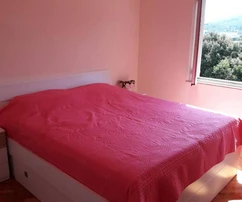 Tengerparti, medencés otthon eladó Korčulán, közvetlenül a vízparton Horvátországban