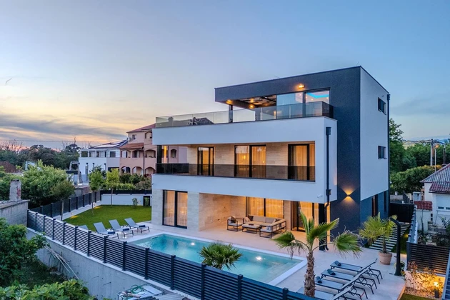 Zadar, Privlaka - Exkluzívna moderná vila s bazénom a wellness zónou