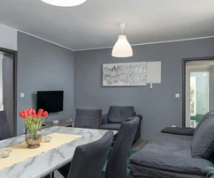 Vir a központhoz közel, villa beltéri fűtött medencével