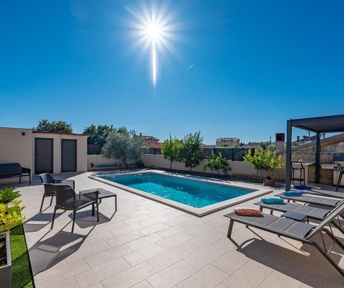 Istria, Liznjan, hermoso apartamento de 117 m² con piscina y jardín privado