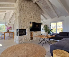 Jadranovo, villa de lujo de piedra con piscina y vistas panorámicas