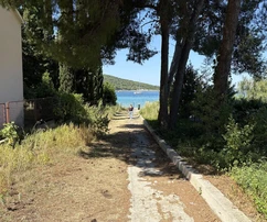 Tágas családi ház eladó Zlarin szigetén 1200 m²-es telken Horvátországban