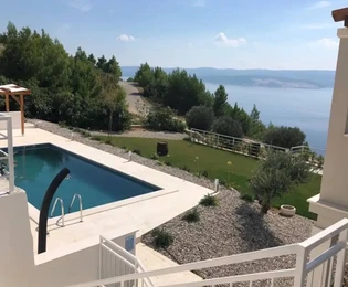 Villa con piscina in vendita vicino a Omiš in Croazia