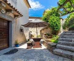 Stria, Gračišće - Trzy zabytkowe kamienne domy z basenem w sercu starego miasta