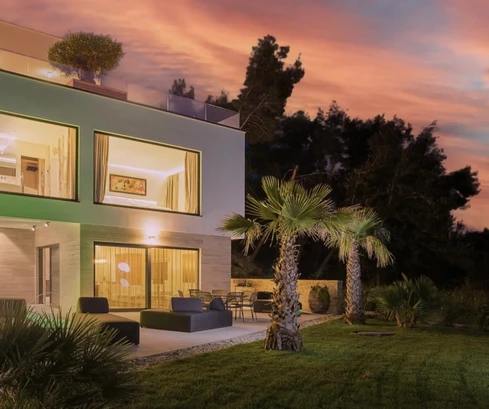 Zadar, Luxuriöse Villa direkt am Meer mit Pool, Wellnessbereich und Panoramameerblick