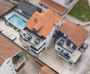 Villa in vendita a Okrug a pochi passi dal mare in Croazia