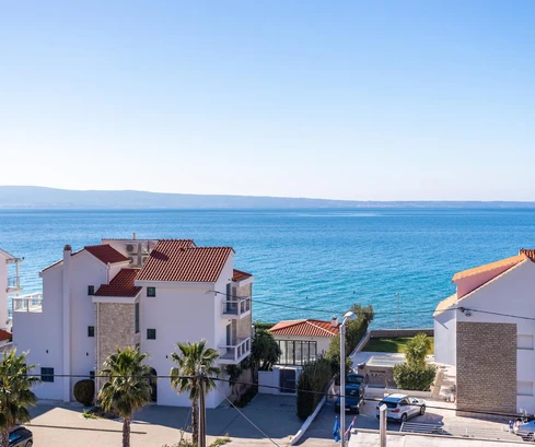 Casa indipendente in vendita a Podstrana a pochi passi dalla spiaggia in Croazia