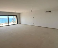 Nový penthouse s terasou na streche, prvý rad pri mori!