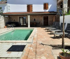 Istria, Poreč: Casa in pietra ristrutturata con piscina