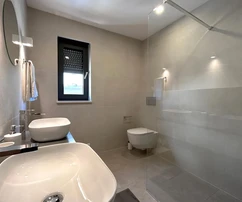 Hvaron luxus befektetési lehetőségként apartmanház eladó Horvátországban