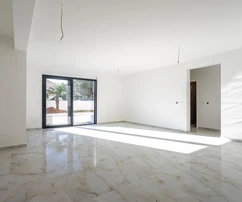 Čiovo, Okrug Gornji, two-bedroom apartment on the ground floor with a garden and private pool