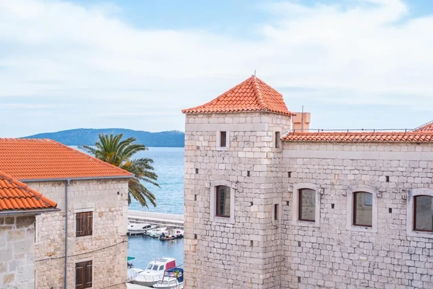 Rustikálny polodom s historickým dedičstvom – Kaštel Lukšić