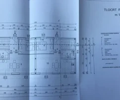 Casa adosada de nueva construcción con planta baja, primer piso y ático, vista al mar