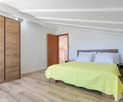 Prekrasna kuća s bazenom na prodaju Poreč