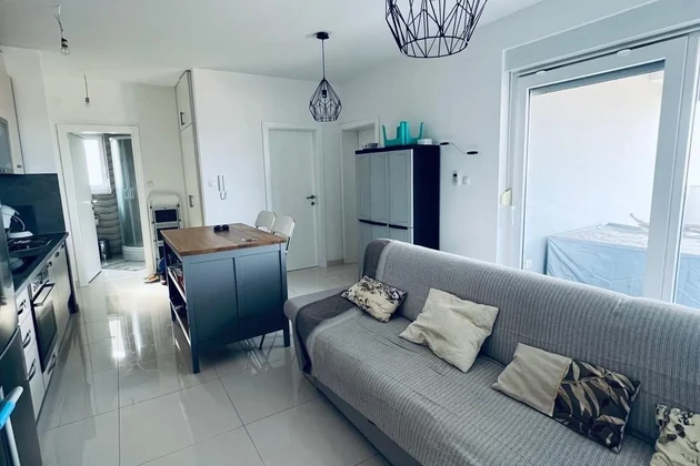 Nowoczesne mieszkanie (3 pokoje), 56,09 m², Novalja, taras, widok na morze