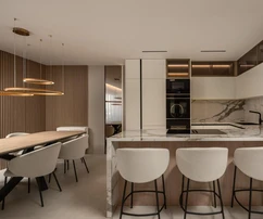 Spacieux appartement de quatre chambres à vendre avec vue sur la mer en Croatie